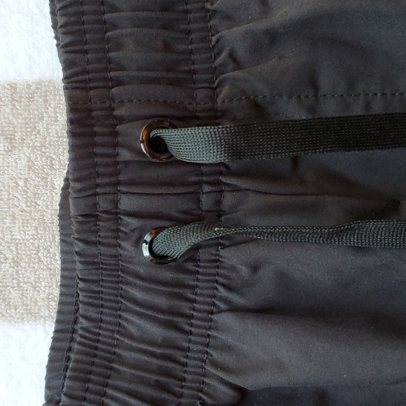 HODO  XL MENS SWIM SHORTS  BLACK TIE FRONT, ELASTIC WAIST - Picture 5 of 9